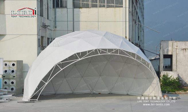 Produto: Tenda em cúpula tipo anfiteatro