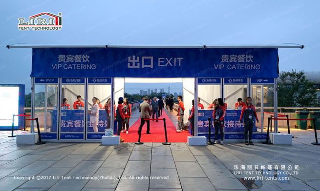 tenda para eventos em forma de meia-cúpula 