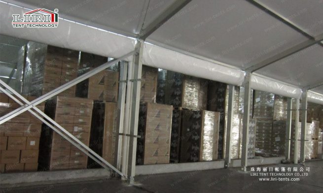 Venda de calhas resistentes para tendas
