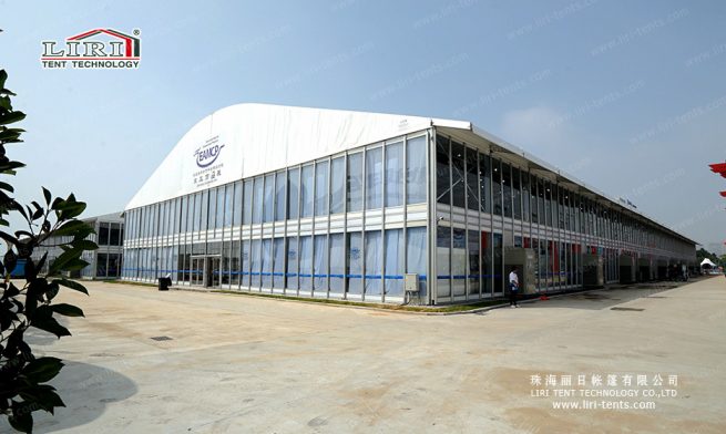 parede de vidro para tenda de dois andares