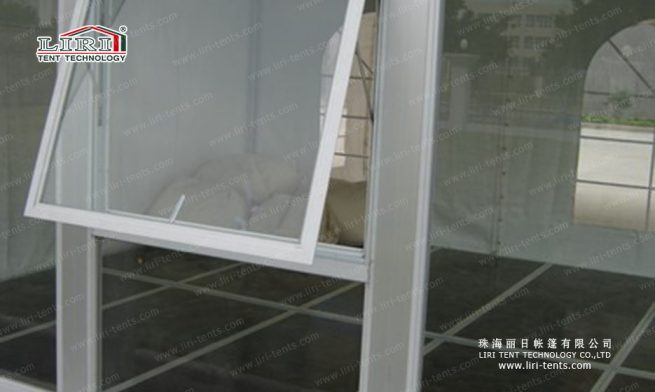janela de ventilação da tenda