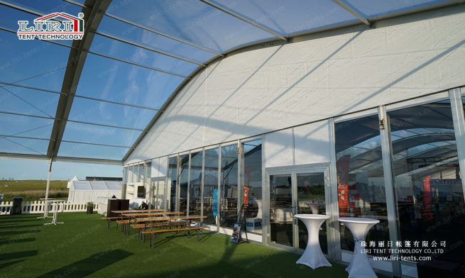 tenda com tecido transparente 2