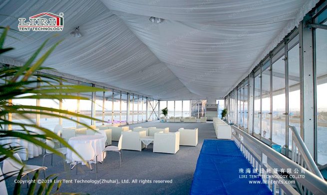 Tenda de dois andares Arcum para espetáculo aéreo