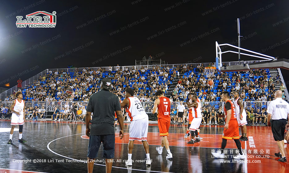Gradas de um pavilhão de basquetebol