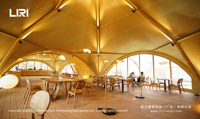 Tenda de glamping tipo teepee (2)