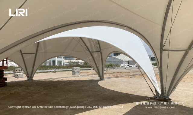 Tenda tipo cúpula cruzada branca à venda