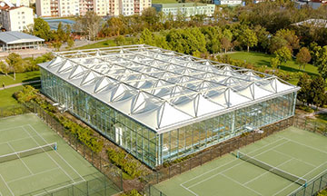 Tenda com estrutura em grelha